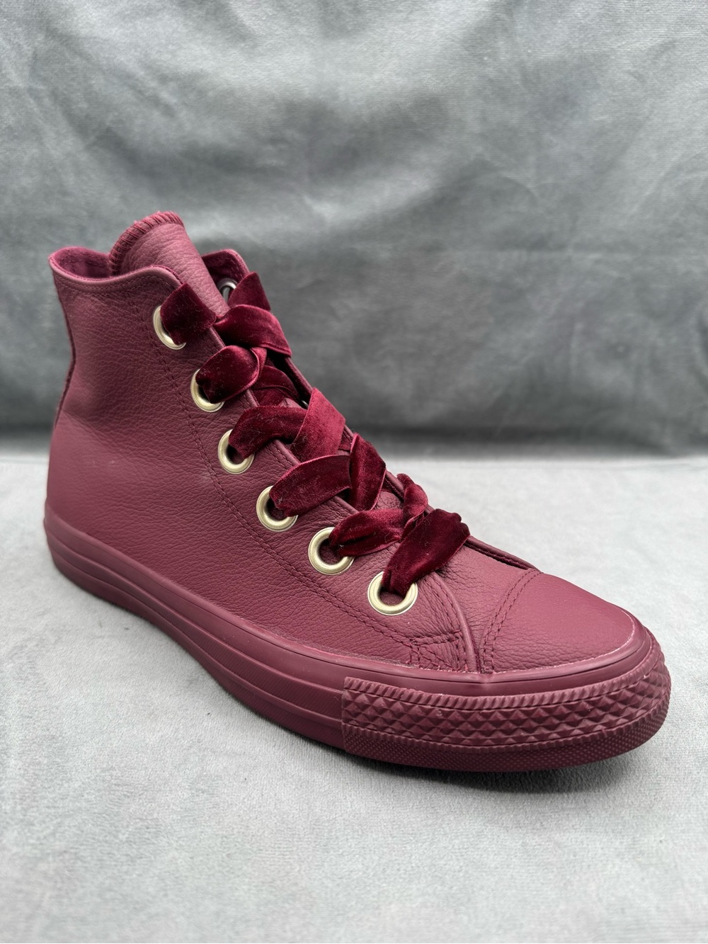 Converse Chuck Taylor All Star High Top Women’s Size 9 Burgundy Leather Velvet